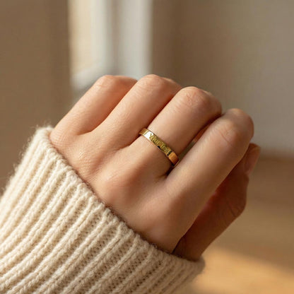 Custom engraved ring for wife, mom or daughter – Heart Memento