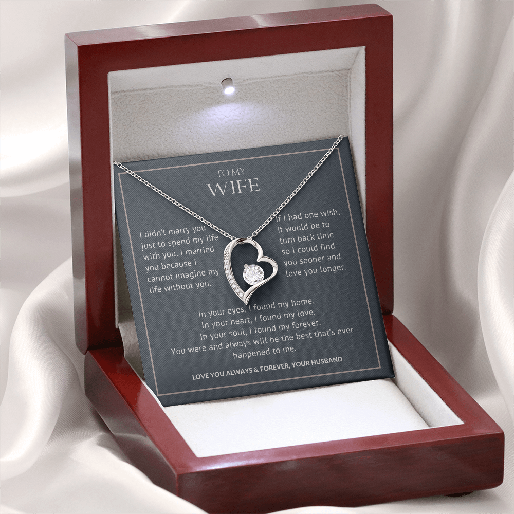 Eternal Heart necklace in LED luxury gift box