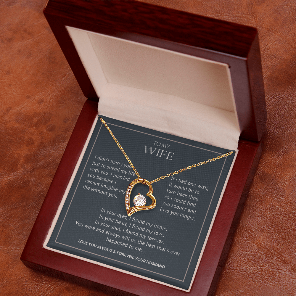 Eternal Heart necklace in soft-touch gift box