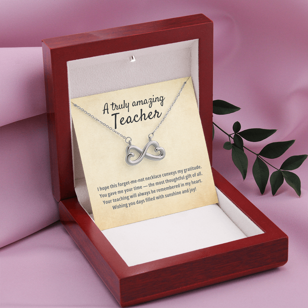 Everlasting Love necklace in LED luxury gift box